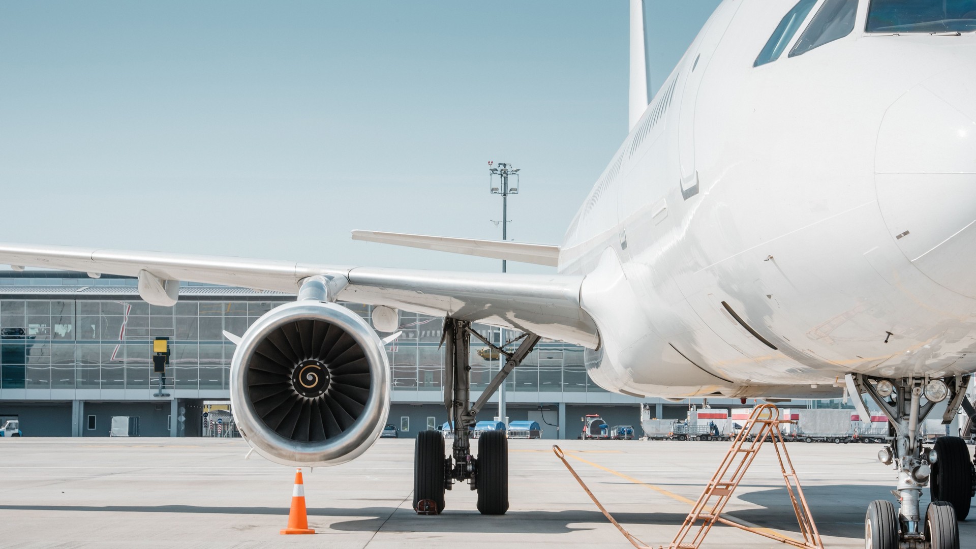 Front view of passenger aircraft - right side.